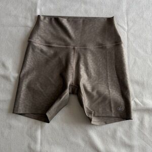 Barely worn, Alo Airlift, Size S Shorts